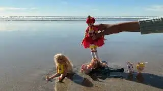 Barbie Kelly going to the beach 