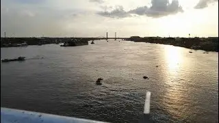 Jalan Sore di Jembatan Musi 4 Palembang - Footage Video