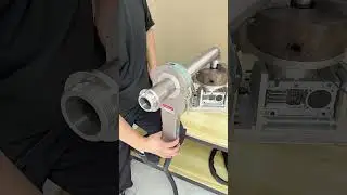Automatic pipe welding machine for pipes up to 325mm diameter. Welds flat😍