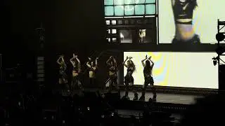 KATSEYE - Milkshake Cover (Gap Ad) @ The Beautiful Chaos Tour in Los Angeles 12/12/2025