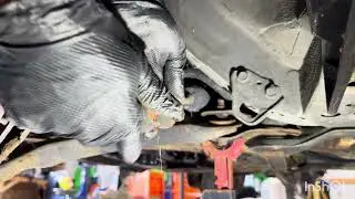 2011 Nissan Rogue inner and outer tie rod replacement 