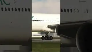 #cathaypacific B777-300er TOGA Takeoff with full power GE90 #boeing #b777300er #takeoff #aviation