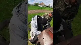 Новое колесо и череп как трофей на трактор т-25 #vlog #влог #жизнь