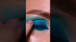Bright Blue makeup tutorial for hooded eyes with pencil Lamel