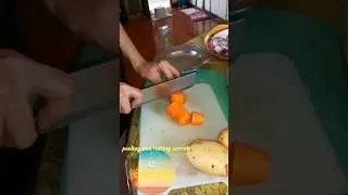 PEELING AND CUTTING CARROTS || COOKING TIME by ▪︎ChatMeArt♡