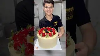 T&uuml;rkiye&rsquo;nin en gen&ccedil; ustasından soğuk mermer &ccedil;alışmalı meyveli pasta yapımı !! #pastry #pastacılık