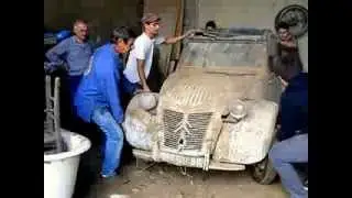 Sortie de grange de la 2cv type A de 1952
