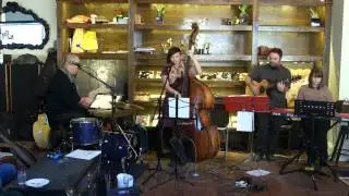 Carlie Howell & the Deharms - Losing My Mind
