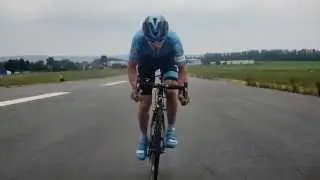 Leopold K&ouml;nig vs. Martin &Scaron;onka Sky to sky pt. 1  bike versus airplane