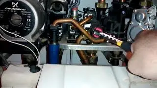 Reparar caldera baja presión y tira agua válvula de seguridad. Parte 1: Echar aire vaso expansión