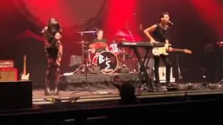 Brandon and Savannah - Hands Up (Live @ GM Centre Oshawa, ON) - Stage Bombed by R5