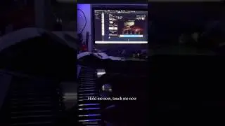 Hold me now 🫶🏻 #fyp #westlife #90s #cover #pianocover #pop #rnb #livemusic #westlife #2000s