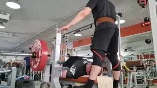 Bench press in F8 single ply Widow Maker 175 kg / 387 lbs x 11 reps