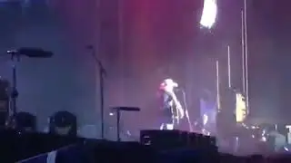 Jason Aldean flees the stage at Route 91 Harvest Festival gunman shoots.😢 for the victims &families