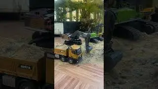 Epic RC Jobsite! Huina & Volvo Working Together 🚧 #RCHeavyEquipment #RCWorksite