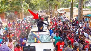 Bobi Wine&rsquo;s Convoy Overwhelmed by Supporters on the Way to kayunga