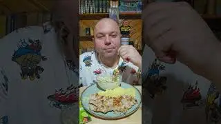 OTTOmananca FRIPTURA CU PIURE SI SALATA DE VARZA Mukbang Romania ASMR