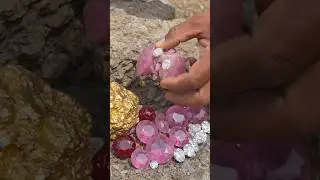 OMG 😱 Huge Diamond & Gold Nugget Found Inside Rare Amethyst Geode  | Million Year Gemstone Discovery
