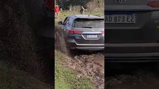 Toyota SW4 en el barro a fondo ! #4x4 #offroad #automobile #sw4
