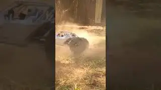 awesome new axial ryft rock bouncer kicking some dirt!