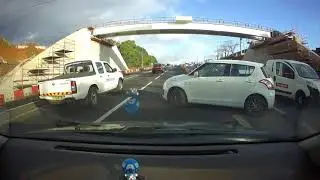 Car do U-turn on motorway and crash (Mauritius)