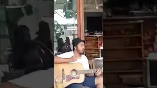 Ubud Bali ❤️  MUSIC SESSION 🎵 in F.R.E.A.K COFFEE Part 1 #entertainment #indonesia #shorts