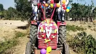 Tractor picnic DJ song