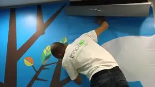 Aplicação de vinil e pvc em paredes.