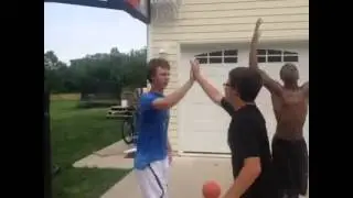 White people vs. Black people (BASKETBALL)