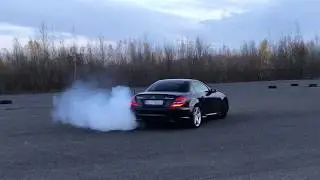 Donuts In Mercedes SLK 55 AMG / Instant Burnout!