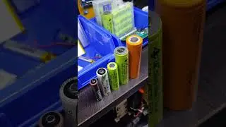 🔋21700 vs 18650 vs 14500 vs AA vs AAA Li-Ion/NiMH battery size comparison