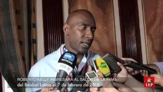 Roberto Kelly le otorgan la orden 