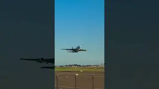 Singapore Airlines A380-800 Taking Off Runway 34L