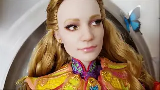Disney Alice Through the Looking Glass Doll review/ Обзор Лимитированной куклы  - Алиса в Зазеркалье