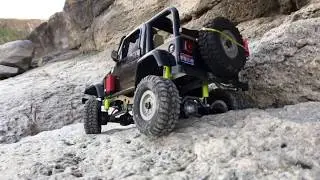 WPL\New Bright Jeep Rubicon 3s Lipo 2 speed transmission Rock Crawler
