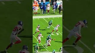 Saquon Barkley's 65-yard touchdown... but make it slo-mo #shorts