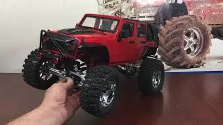SCX10 1/10 Jeep body vs New Bright 1/8 scale review