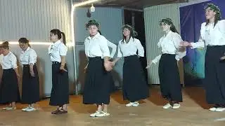 Mừng giáng sinh trên bản làng [ Tơpul suang C-H plei Bluk Blui ]