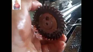 Fabricating arbor shaft cutters for rubber roller diamond shape spline.@tornero