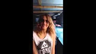 Un d&iacute;a con Mica, Combate, Canal 9