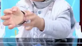 #自主进食的宝宝 撸起袖子干饭啦#萌萌可爱的小吃货来了 #小吃货的日常
