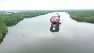 Mega Container Ship APL Esplanade  approach manoeuvring 