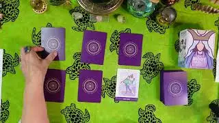 YOU CAN DISCOVER YOUR TRUE CALLING WITH THIS REVEALING, SIX-CARD SPREAD FOR TAROT AND ORACLE CARDS!