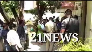 Private Hospital Staff Protest Against Management Due To 3 Months Salary.Management Warning For Term