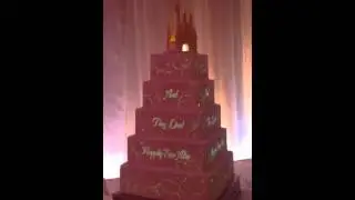 Video-Mapping Wedding Cake