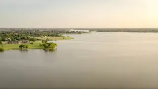 Chill 4K Drone Video of Lake Lewisville - Texas