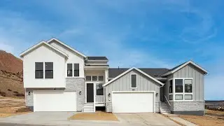 🏡 Just listed in Castle Rock, Colorado!