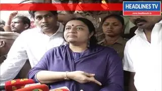 J Deepa Speech | போயஸ் தோட்டத்தில் வீதியில் வாக்குவாதத்தில் ஈடுபட்ட தீபா! நேரடிக் காட்சிகள்!