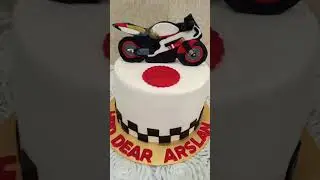 Bikers Cake #fondantcake #cakeart #customcake #cakedesign #buttercreamcake #birthdaycake #cakelover