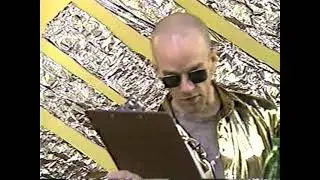 Michael Stipe describes music videos by Bad Religion and Luscious Jackson on 120 Minutes.